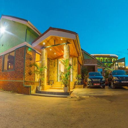 Shangri-La Hotel Muyenga Bugolobi Екстер'єр фото