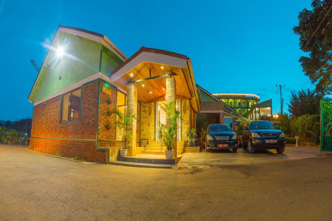 Shangri-La Hotel Muyenga Bugolobi Екстер'єр фото
