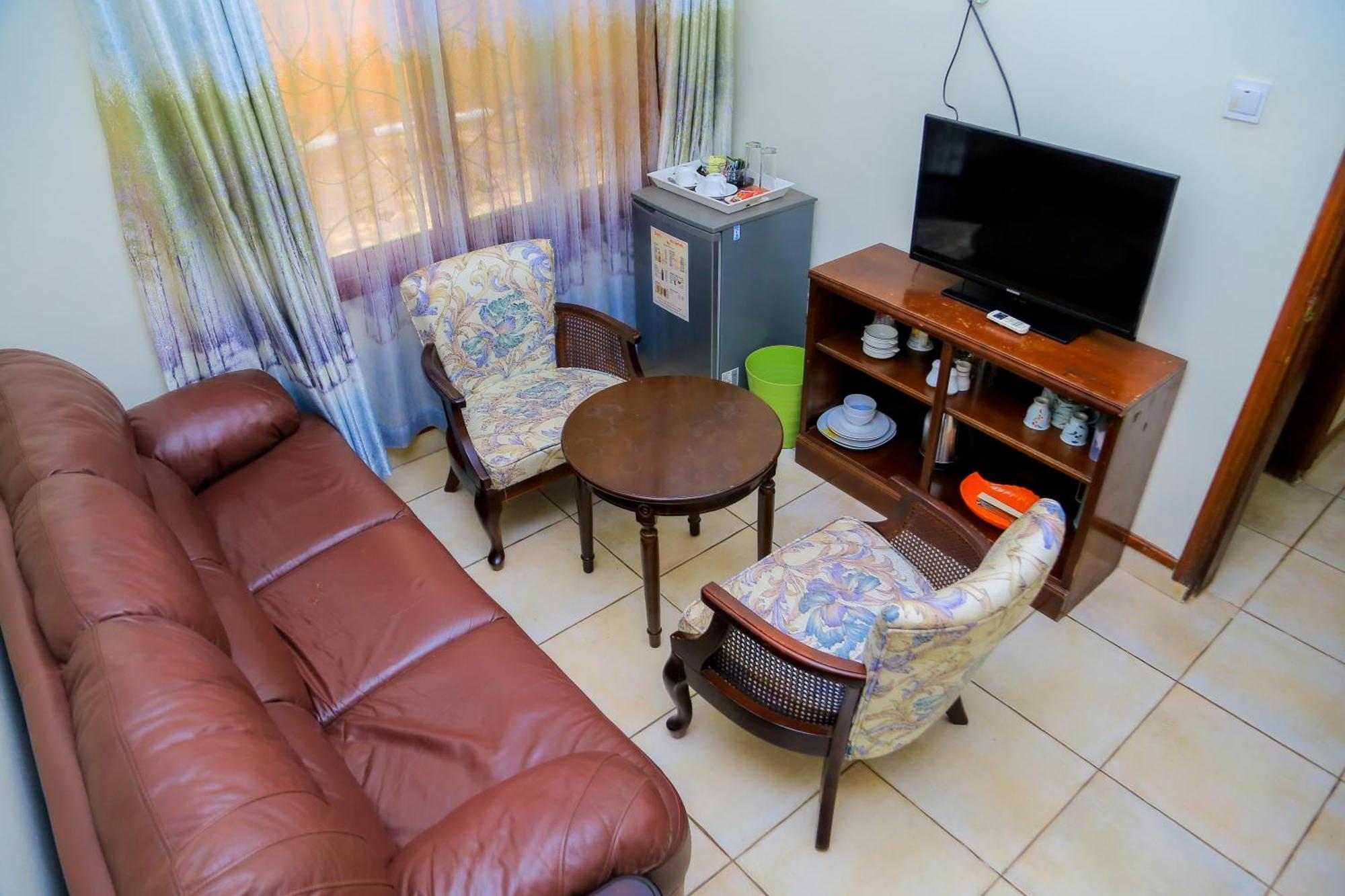 Shangri-La Hotel Muyenga Bugolobi Екстер'єр фото