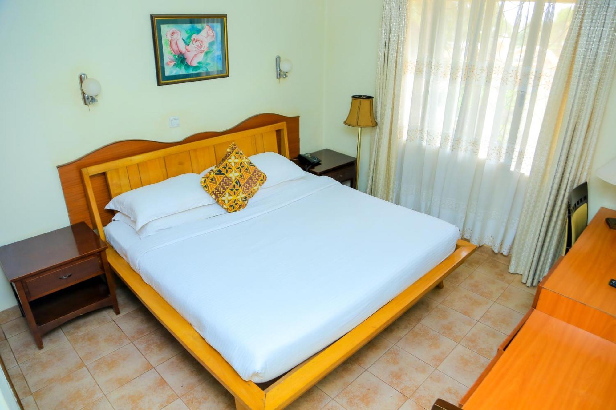 Shangri-La Hotel Muyenga Bugolobi Екстер'єр фото