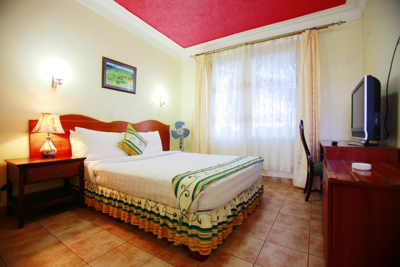 Shangri-La Hotel Muyenga Bugolobi Екстер'єр фото